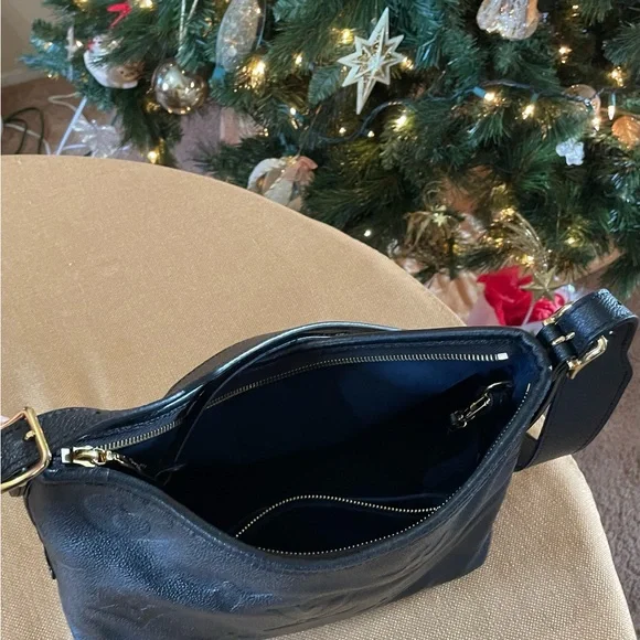 CarryAll PM Hobo Louis Vuitton Shoulder Bag - Picture 9 of 10